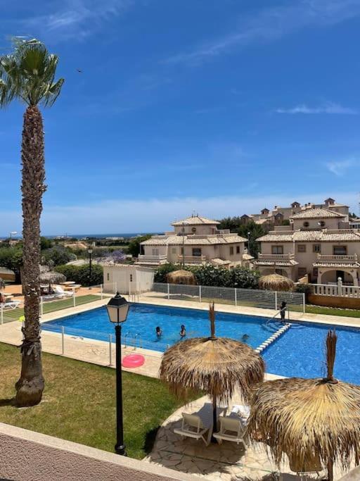 Casa Andres. Two Bed Penthouse Pool & Terrace Apartment Alicante Bagian luar foto